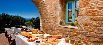 Arapakis Historic Castle