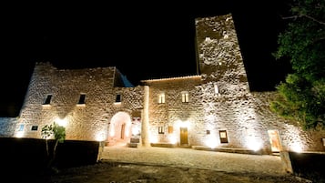 Façade de l’hébergement - soirée/nuit