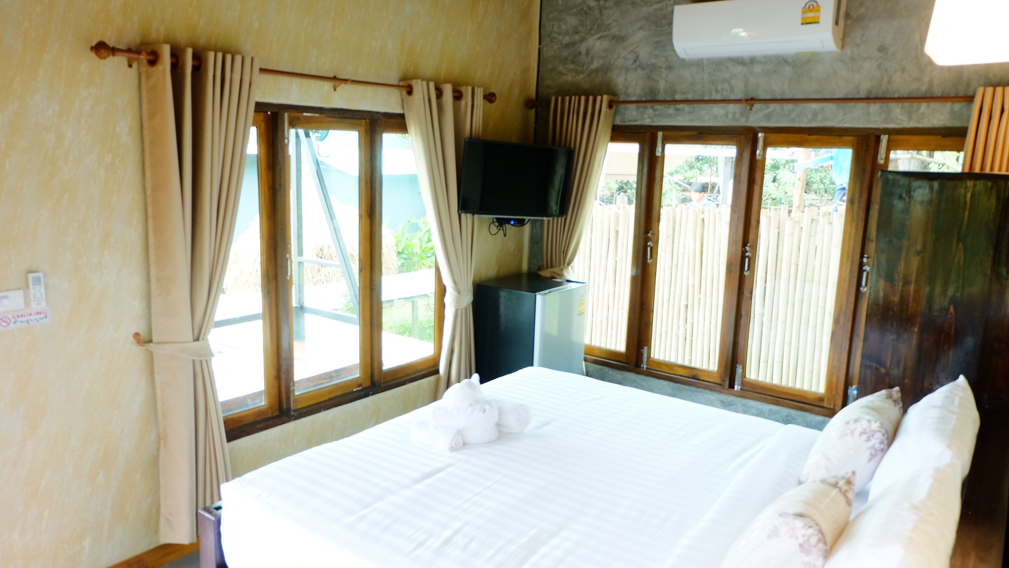 Wifi gratis y ropa de cama 