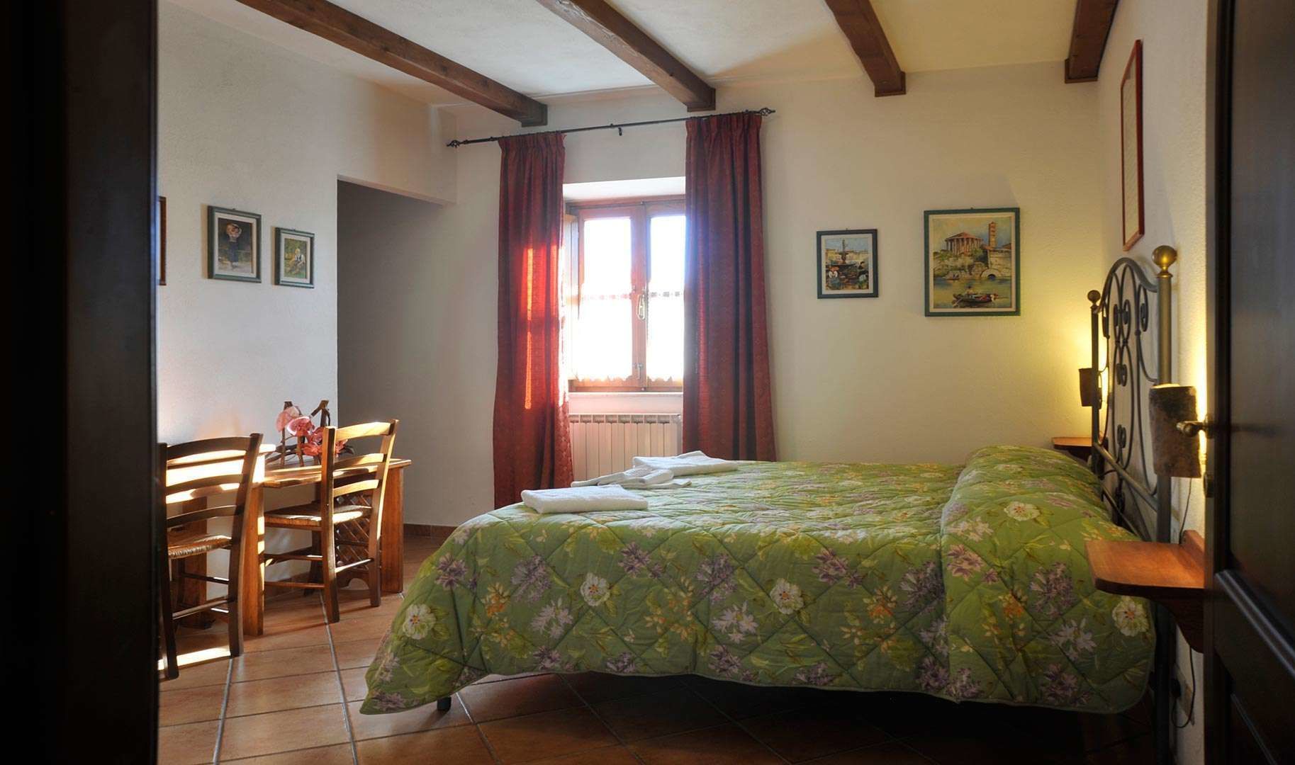 ダブルルーム | セーフティボックス (室内)、客室ごとに異なる装飾、客室ごとに異なるインテリア、デスク