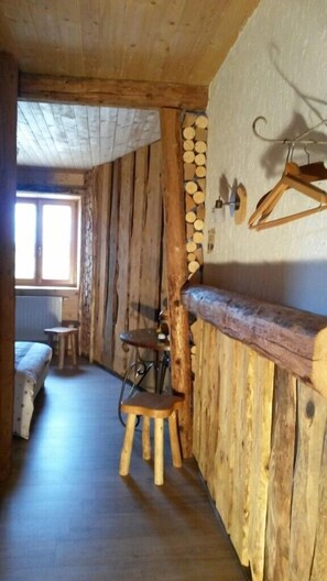 Deluxe Chalet, 4 Bedrooms | Free cribs/infant beds, free WiFi - Gite de Groupe La Fée Verte (Arc-sous-Cicon)