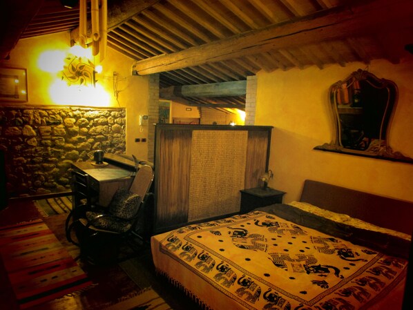 Deluxe Suite | In-room safe, desk, free WiFi
