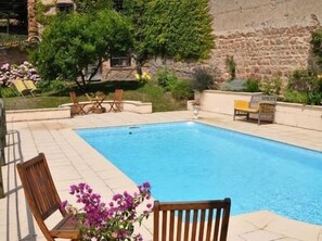 Outdoor pool, a heated pool, sun loungers - Les Jardins de L'hacienda (Tarare)