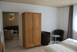 Deluxe Quadruple Room, Multiple Beds | Room amenity - Sonneneck (Winterberg)