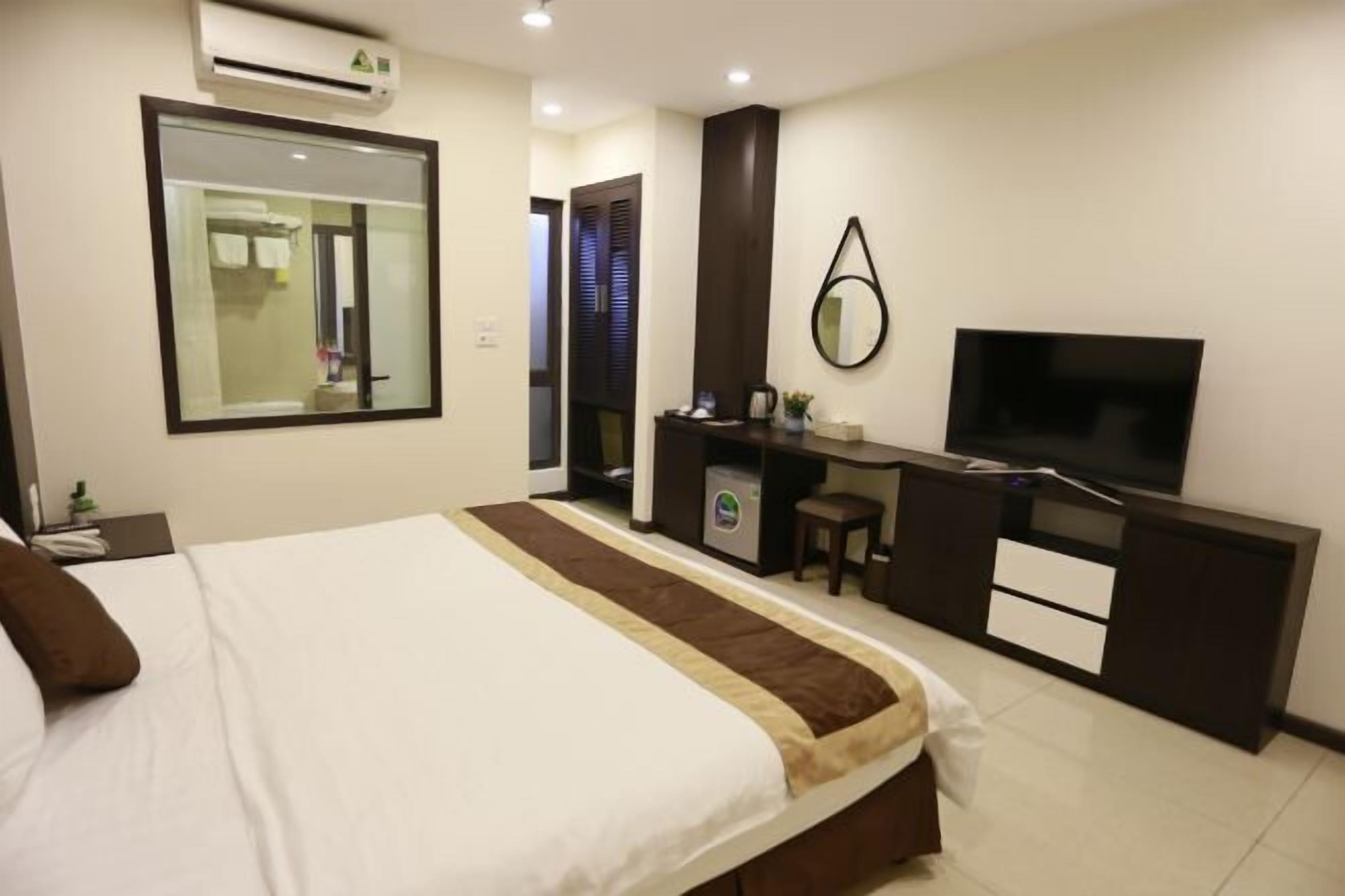 Minibar, in-room safe, desk, blackout drapes