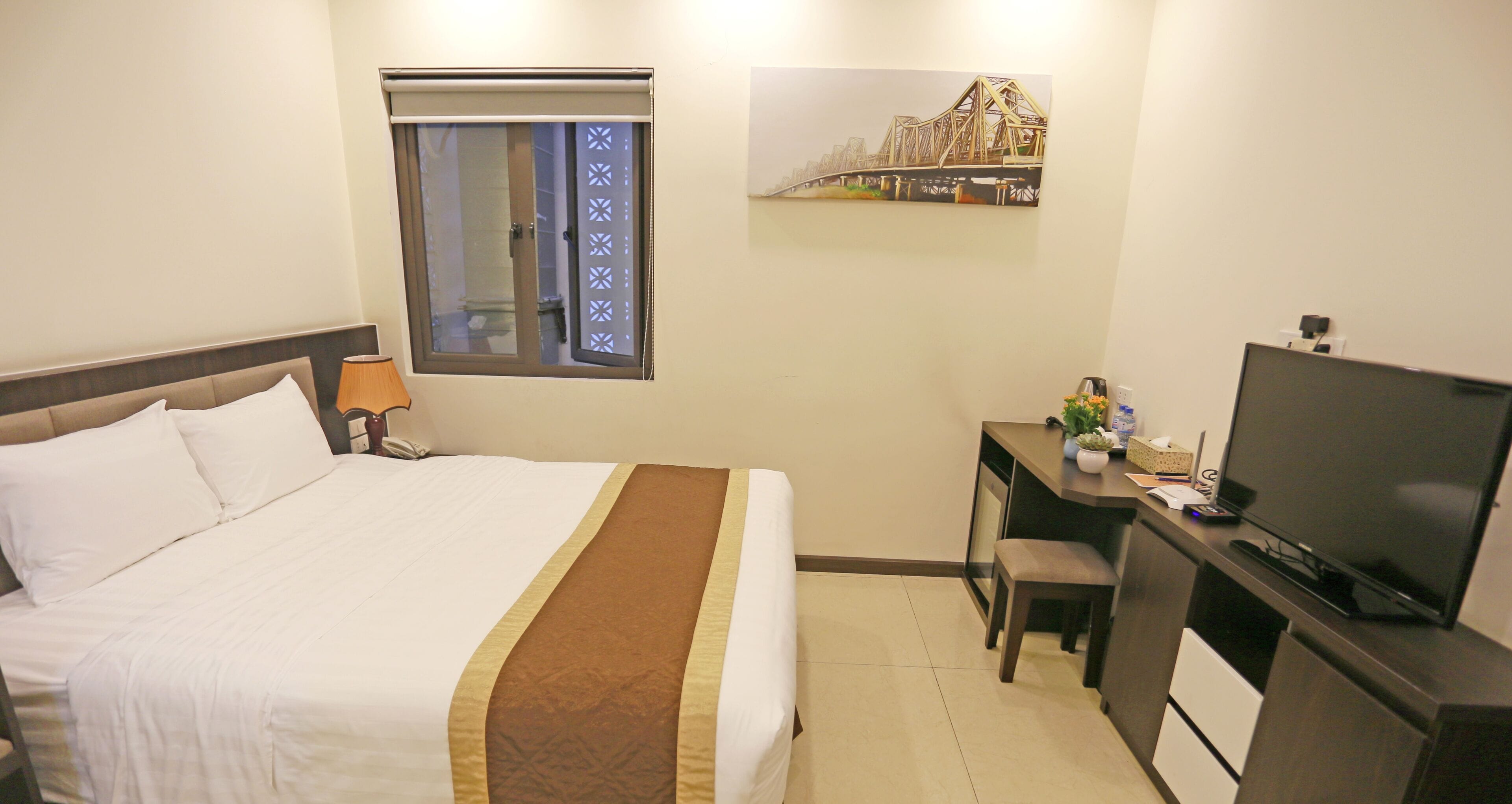 standard double room | minibar, in-room safe, desk, blackout curtains