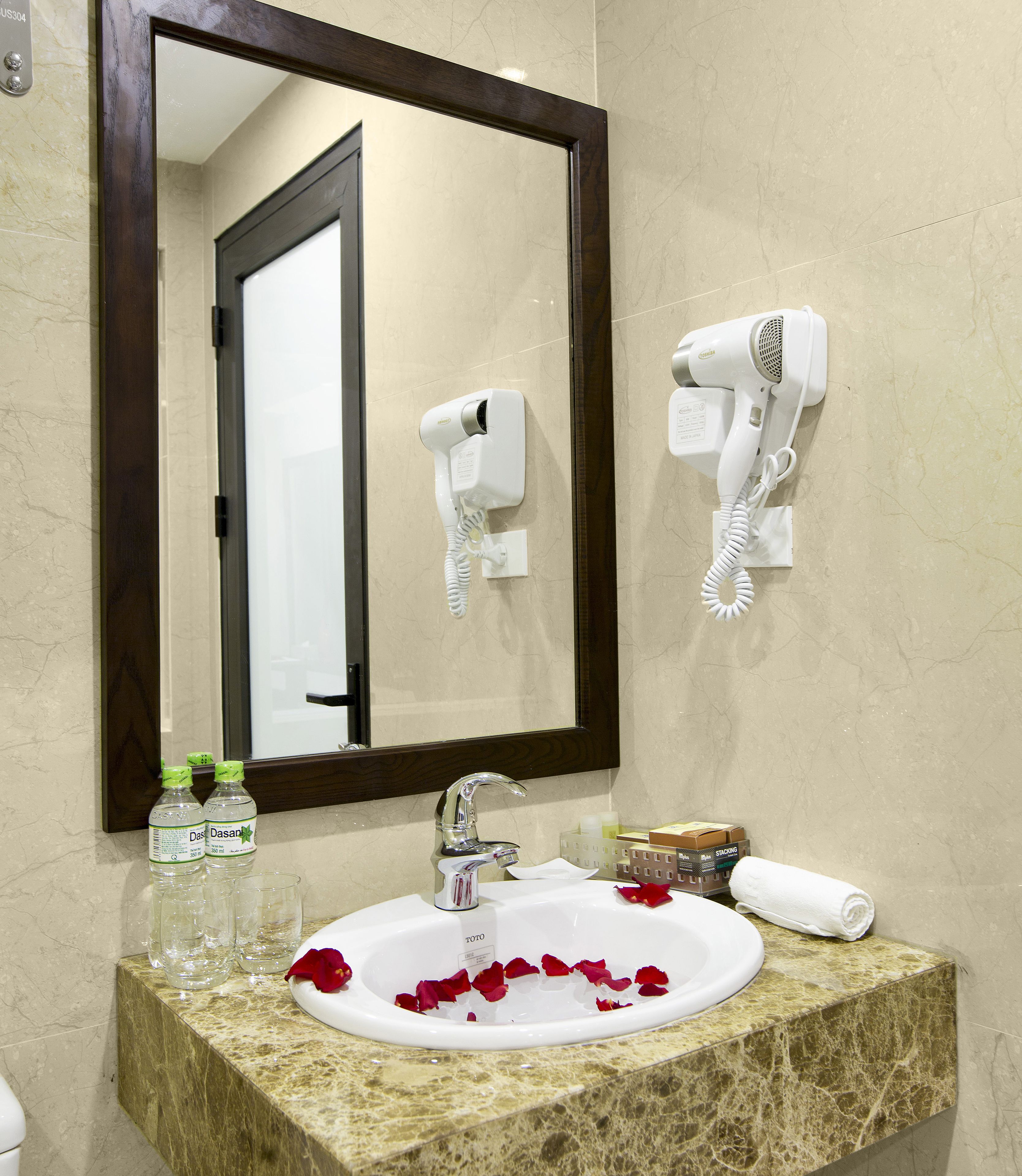 shower, free toiletries, hair dryer, bathrobes