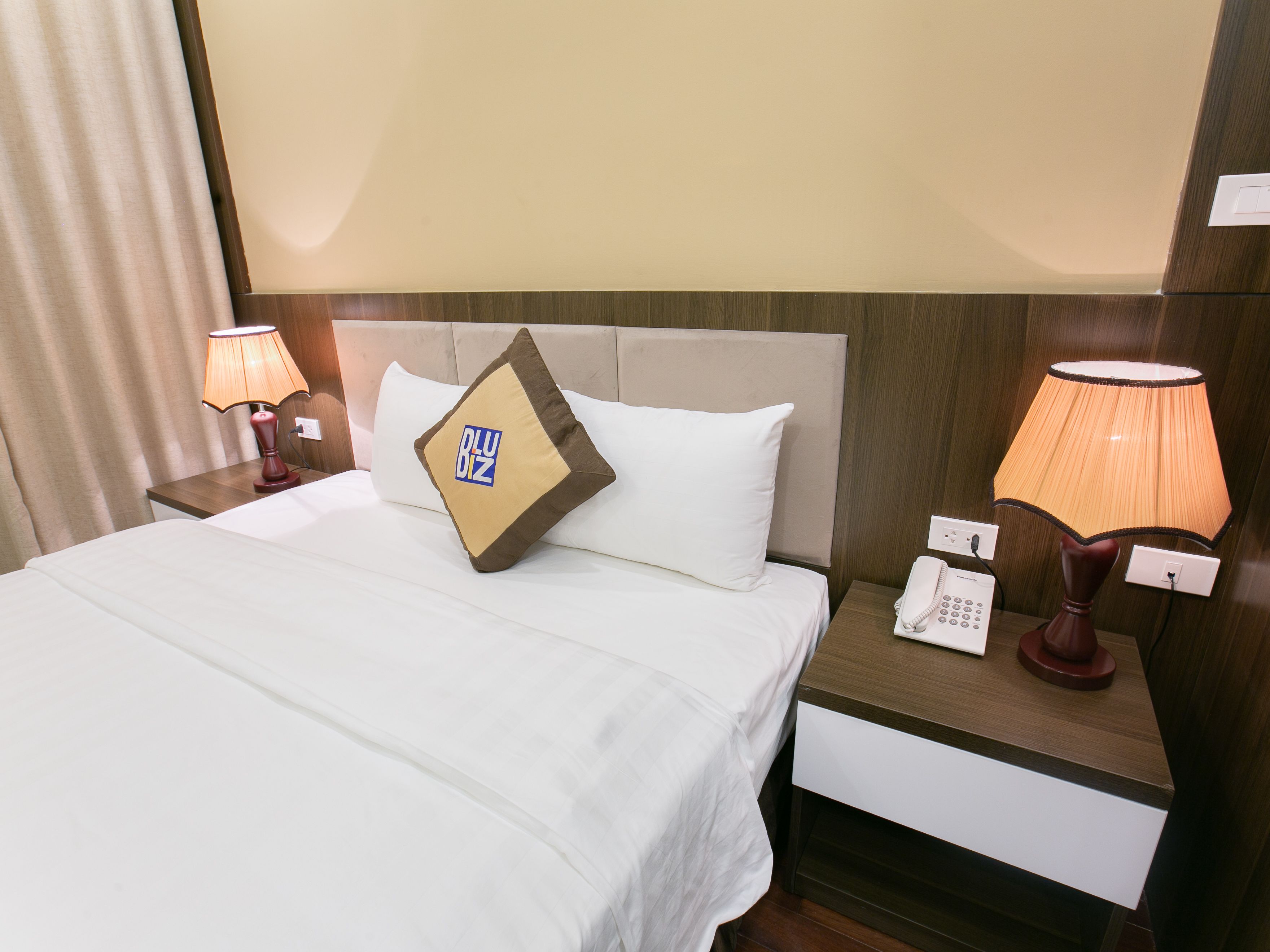 vip, balcony | room amenity