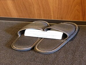 Ducha y bañera combinadas y bañera profunda