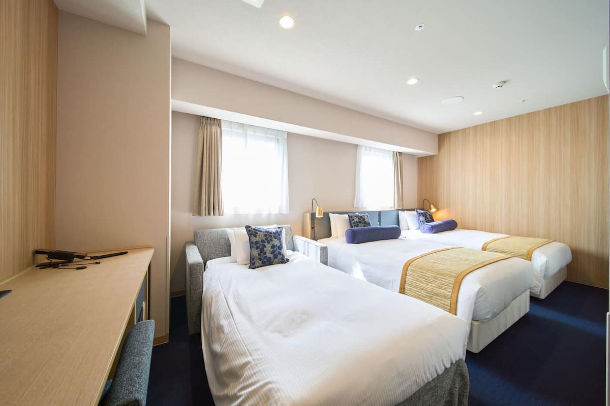 In-room safe, desk, blackout drapes, iron/ironing board (on request)