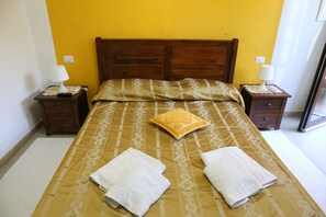 Doppelzimmer, eigenes Bad (Yellow) | Schreibtisch, Bügeleisen/Bügelbrett, kostenlose Babybetten