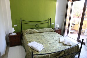 Doppelzimmer, eigenes Bad (Green) | Schreibtisch, Bügeleisen/Bügelbrett, kostenlose Babybetten