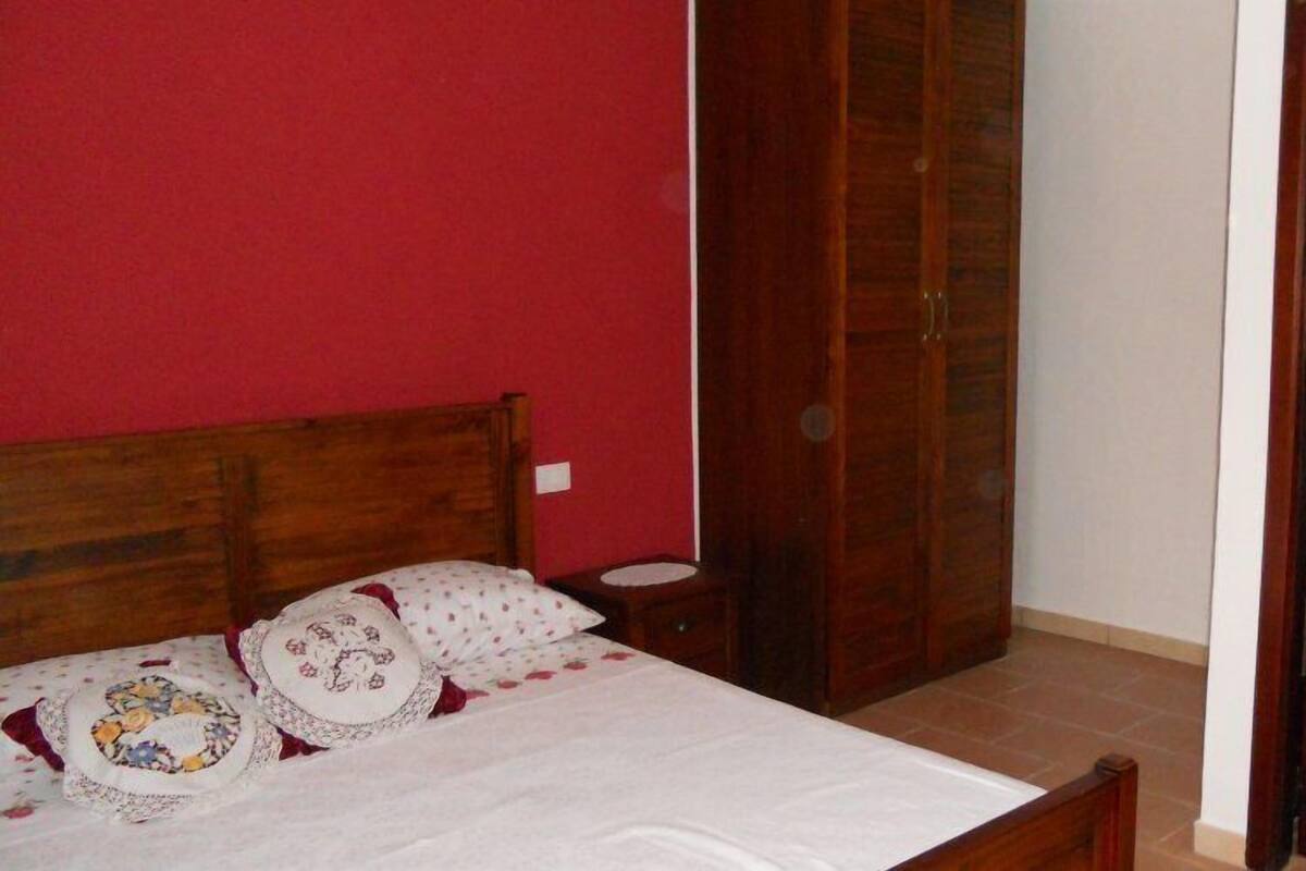 Double Room, Private Bathroom (Red) | Desk, iron/ironing board, cribs (free), WiFi (free)
