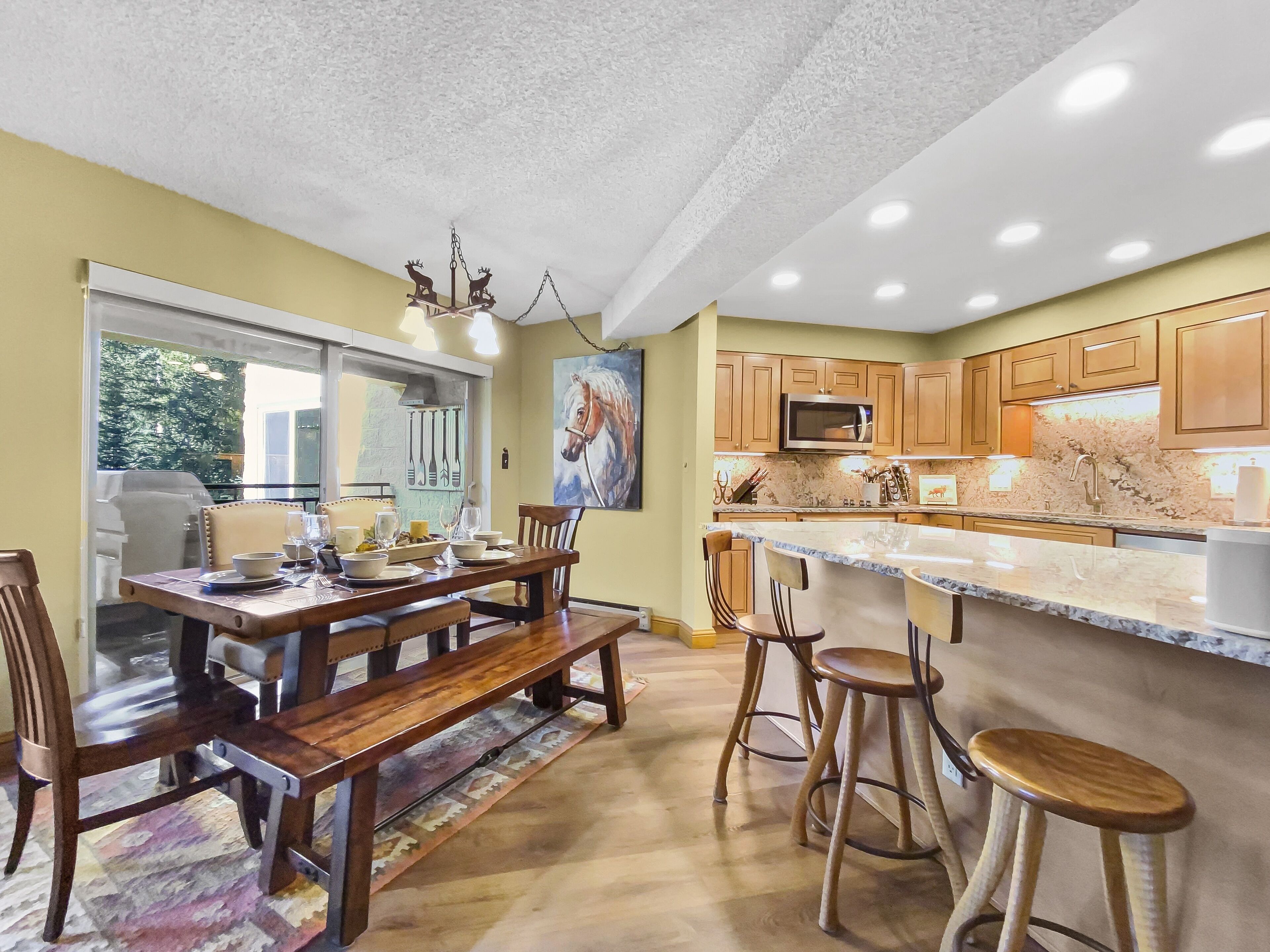 Kondominium, 2 kamar tidur | Dapur pribadi | Lemari es, microwave, oven, dan mesin pencuci piring