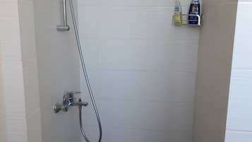 Shower, free toiletries, hair dryer