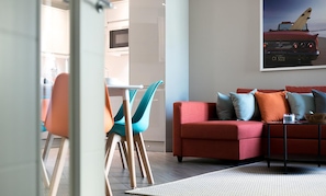 Smart TV - Green Diamond by Creatick Apartments (Brighton)