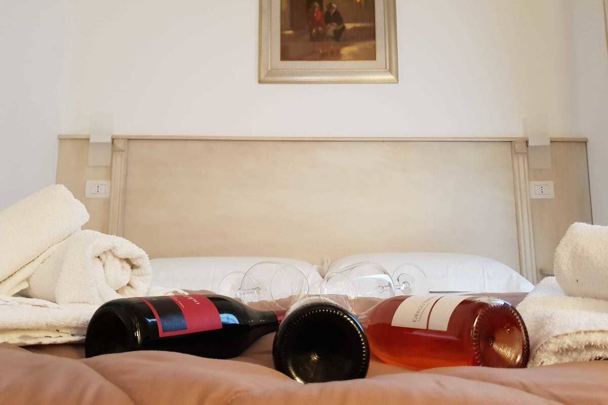 Egyptian cotton sheets, premium bedding, pillow-top beds, minibar