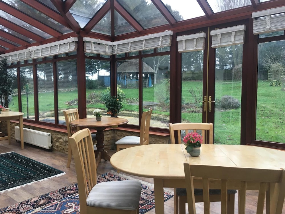 Stoneleigh Barn by null