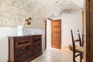 1 bedroom, desk, free WiFi, bed sheets