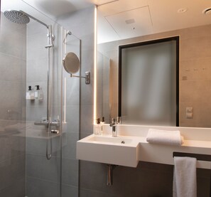Basic Single Room | Premium bedding, pillowtop beds, desk, laptop workspace - Mandal Hotel (Lindesnes)