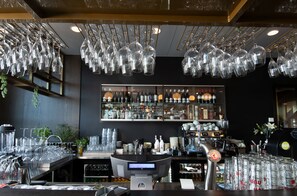 Bar (in der Unterkunft)
