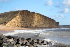 Iron/ironing board, free WiFi, bed sheets - Berehayes Holiday Cottages (Bridport)