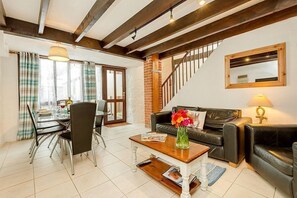 Cottage, 3 Bedrooms (Squirrels Drey) | Living room - Berehayes Holiday Cottages (Bridport)