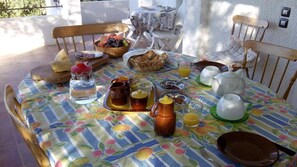 Free daily local cuisine breakfast