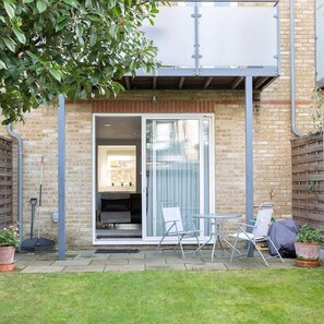 บ้านพักลักซ์ชัวรี่, หลายเตียง | ลานระเบียง/นอกชาน