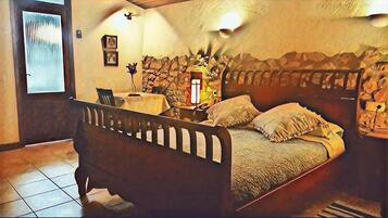 Suite, Terrace | In-room safe, free WiFi, bed sheets