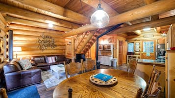 Cabin, 2 Bedrooms | Dining