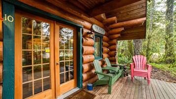 Cabin, 2 Bedrooms | Property grounds