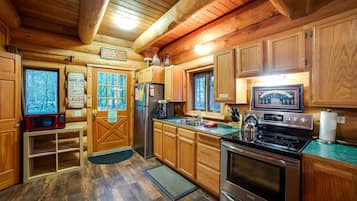 Cabin, 2 Bedrooms | Private kitchen | Fridge, coffee/tea maker, toaster