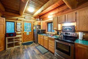 Cabin, 2 Bedrooms | Private kitchen | Fridge, coffee/tea maker, toaster