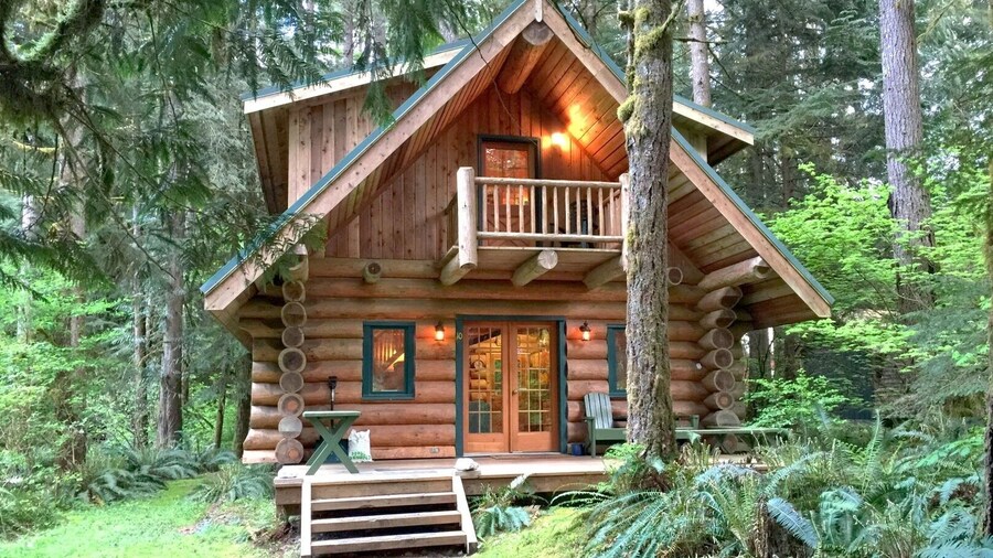 10sl - Real Log - Wifi - Sleeps-8 2 Bedroom Home by RedAwning