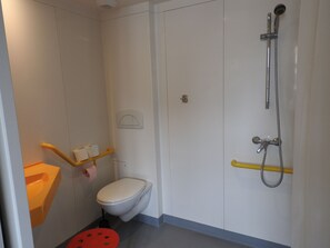 Dormitorio compartido | Baño | Ducha
