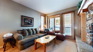 Condo, 2 Bedrooms | Interior - Mammoth Green #103 2 Bedroom Condo (Mammoth Lakes)