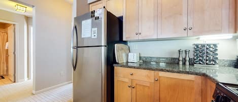 Condo, 2 Bedrooms | Private kitchen