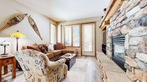 Condo, 2 Bedrooms | Living area