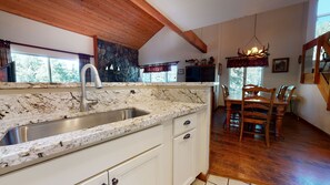 Condo, 2 Bedrooms | Private kitchen | Fridge, microwave, dishwasher, coffee/tea maker - Snowcreek #638 3 Bedroom Condo (Mammoth Lakes)