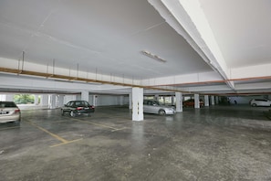 Free self parking - JC Sunshine Bay Resort Port Dickson (Port Dickson)