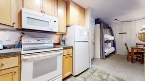 LÀgenhet - 1 sovrum | Eget kök | KylskÄp, mikrovÄgsugn, diskmaskin och kaffe- och tebryggare