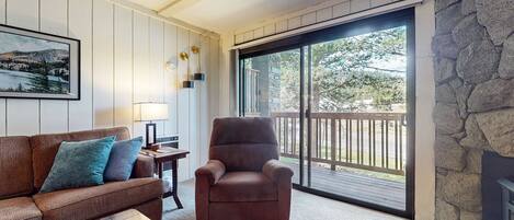 Condo, 1 Bedroom | Living area