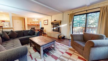 Condo, 1 Bedroom | Living room