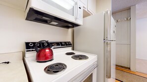 Condo, 1 Bedroom | Private kitchen | Fridge, oven, coffee/tea maker, toaster