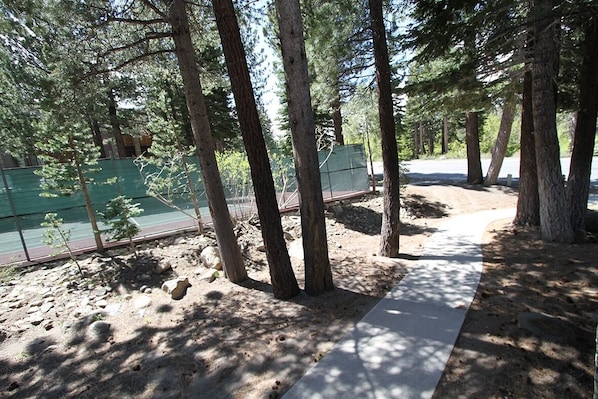 Condo, 2 Bedrooms | Property grounds