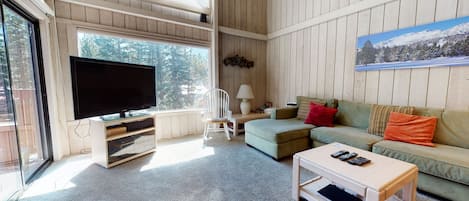 Condo, 2 Bedrooms | Living room | TV, stereo