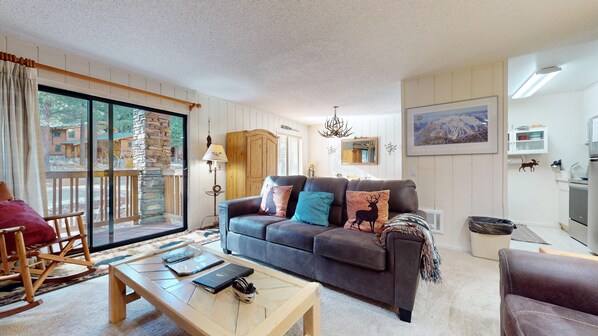 Condo, 1 Bedroom | Living area | Smart TV