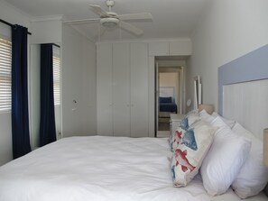 1 غرفة نوم وخزنة داخل الغرفة ومكواة/لوح كي وواي فاي مجانًا