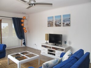 Appartement | Salle de séjour | Téléviseur à écran plat, lecteur de DVD